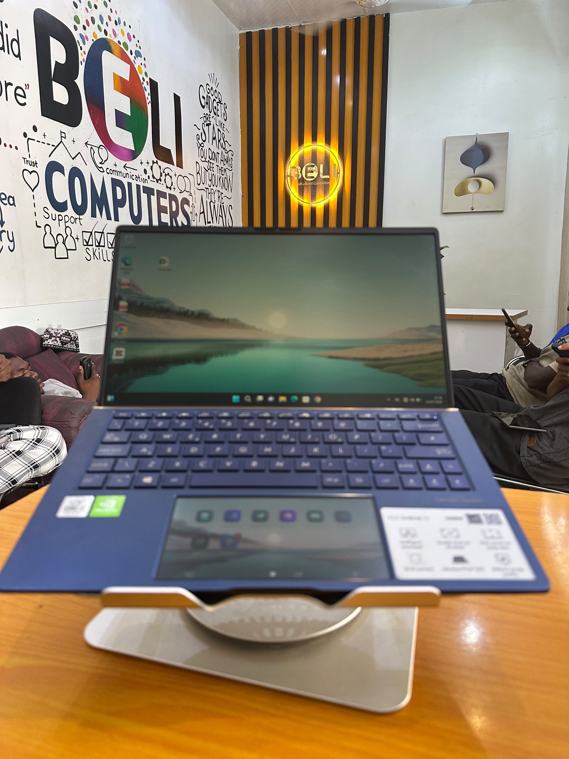 ASUS