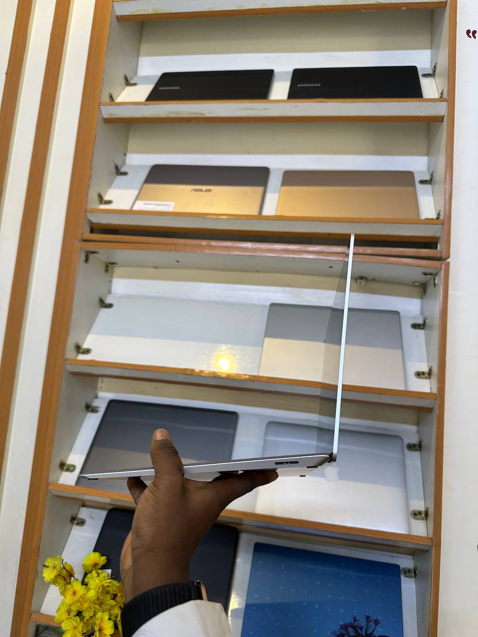 surface laptop 2 angle