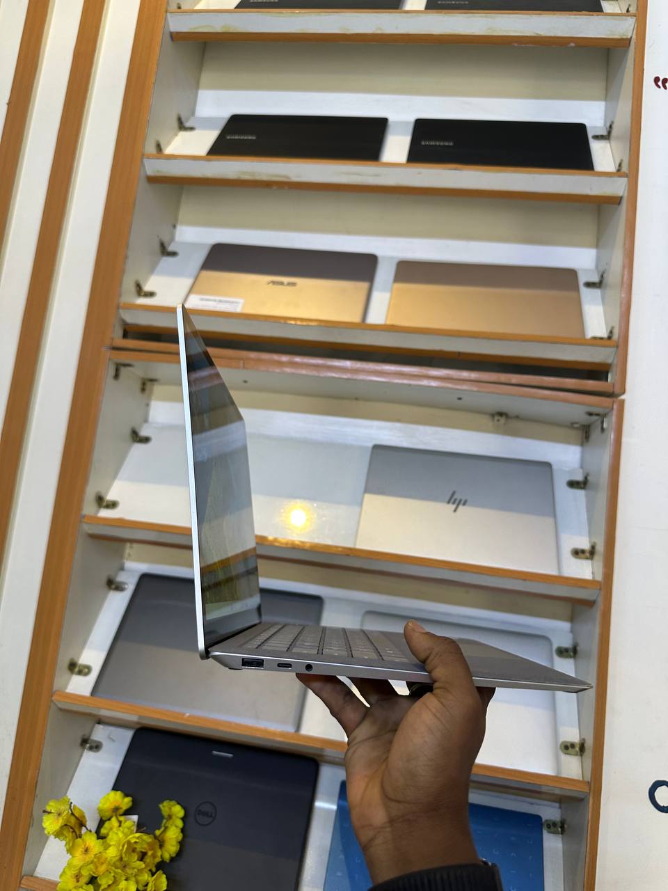 surface laptop 2 angle