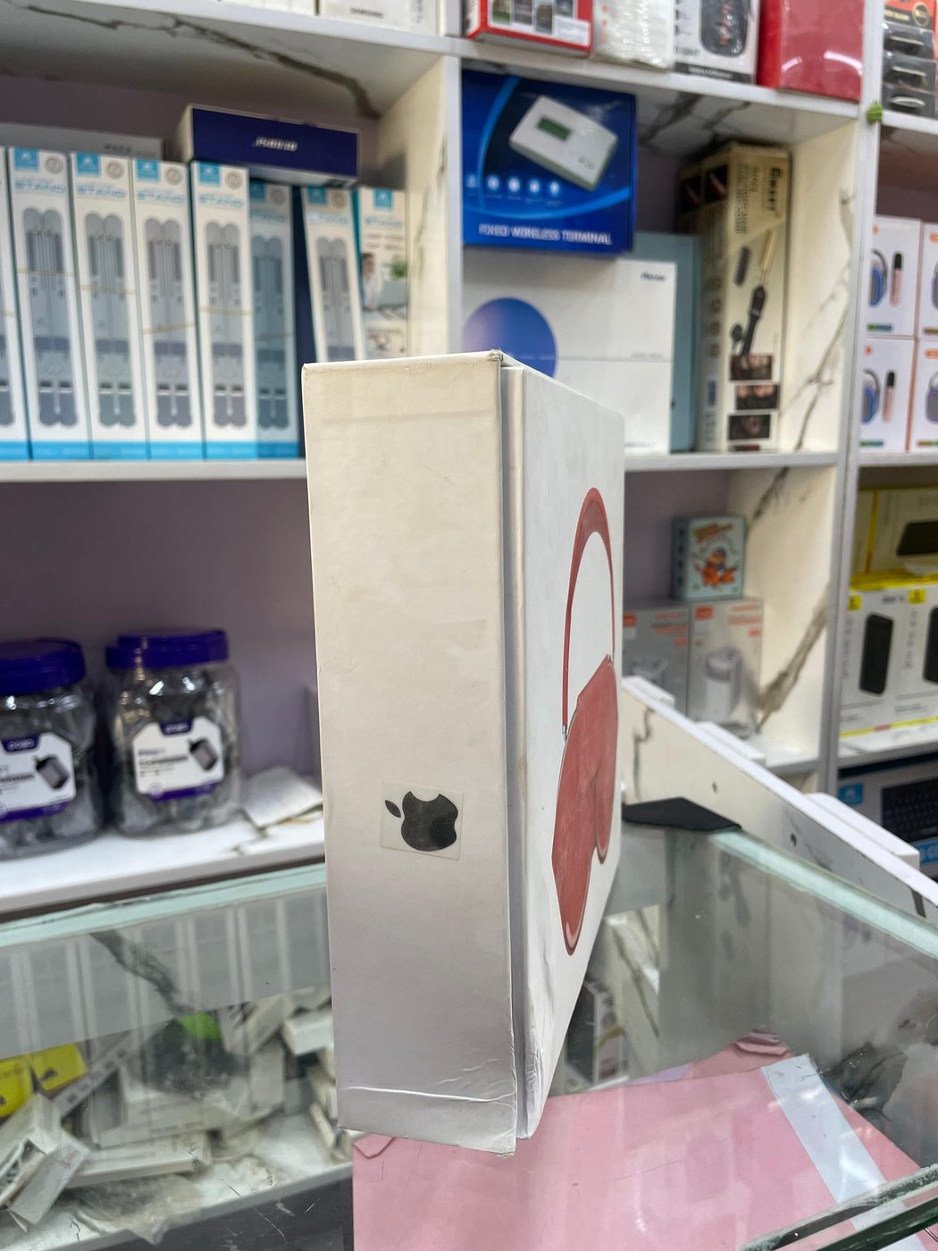 AIRPOD MAX angle