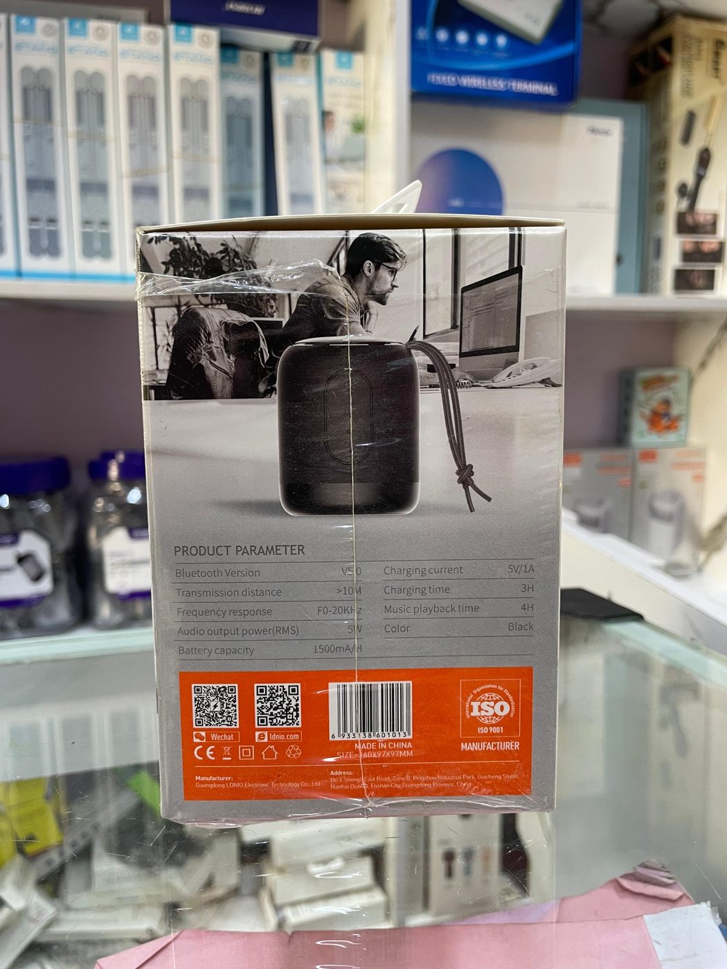 WIRELESS BLUETOOTH SPEAKER angle
