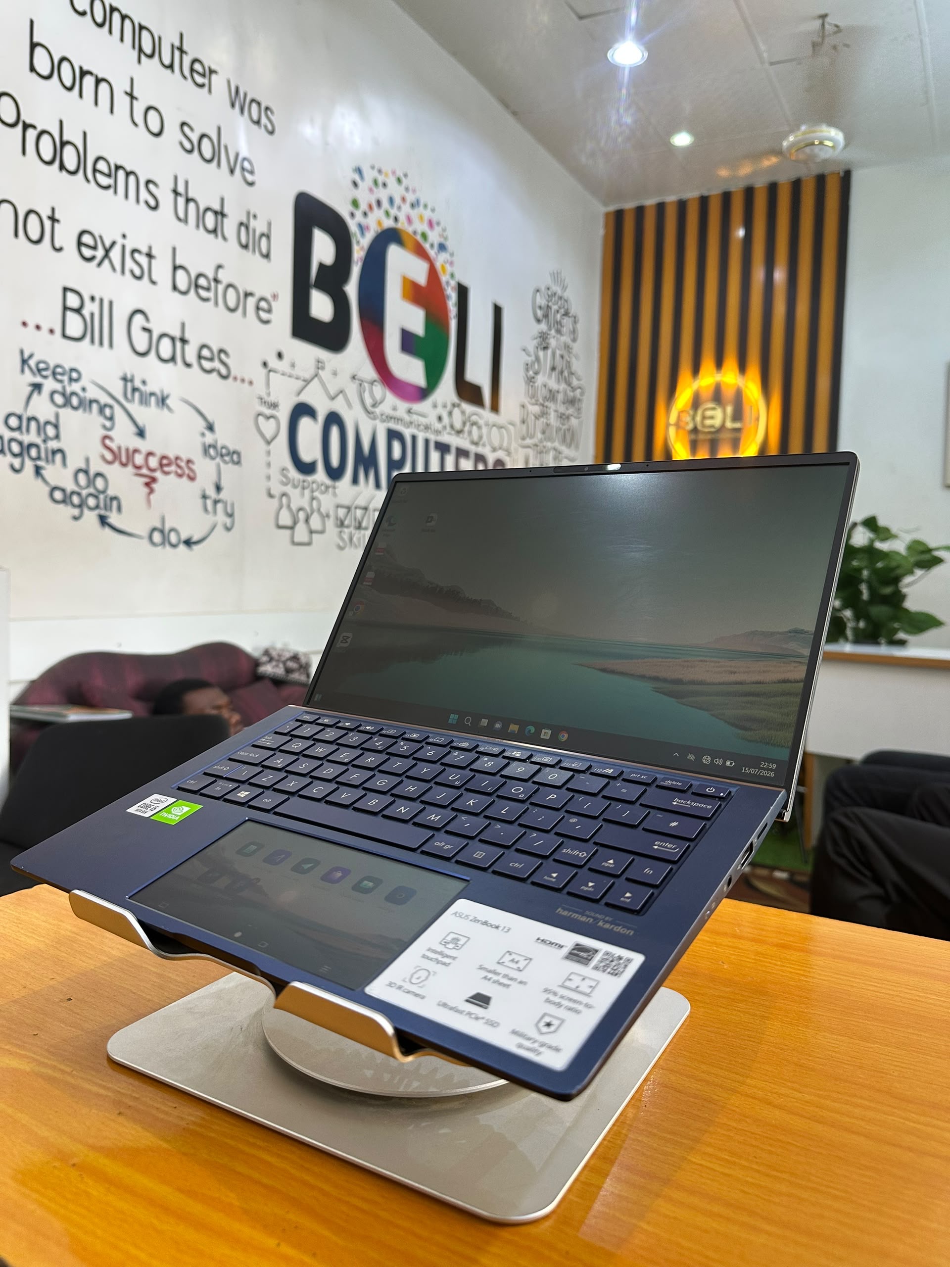 ASUS angle